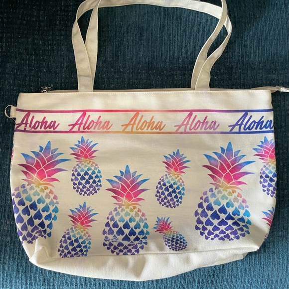 Island Impressions Medium Rainbow Pineapple Tote- NWOT - Picture 2 of 4